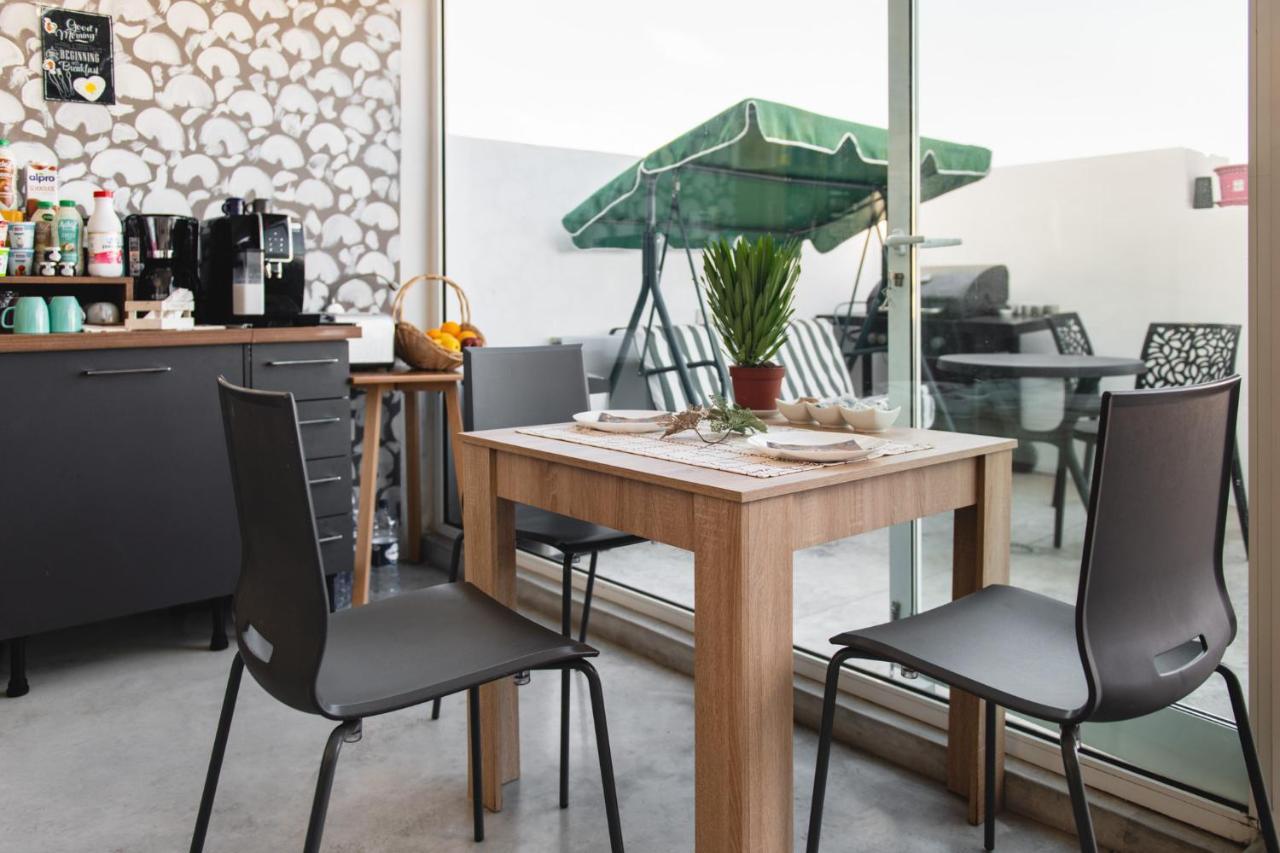 Privilege Suite Pieta Exterior photo
