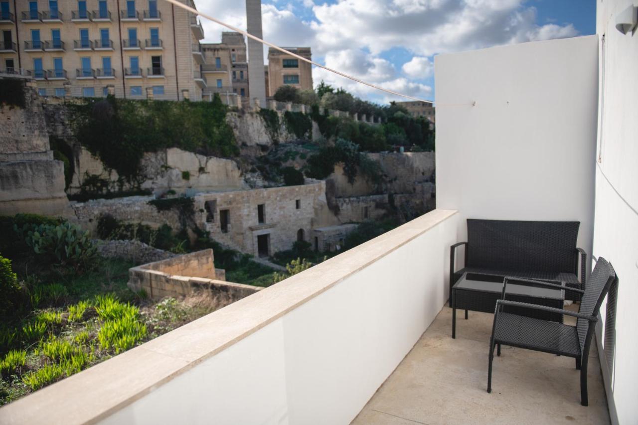 Privilege Suite Pieta Exterior photo