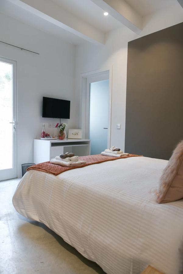 Privilege Suite Pieta Exterior photo